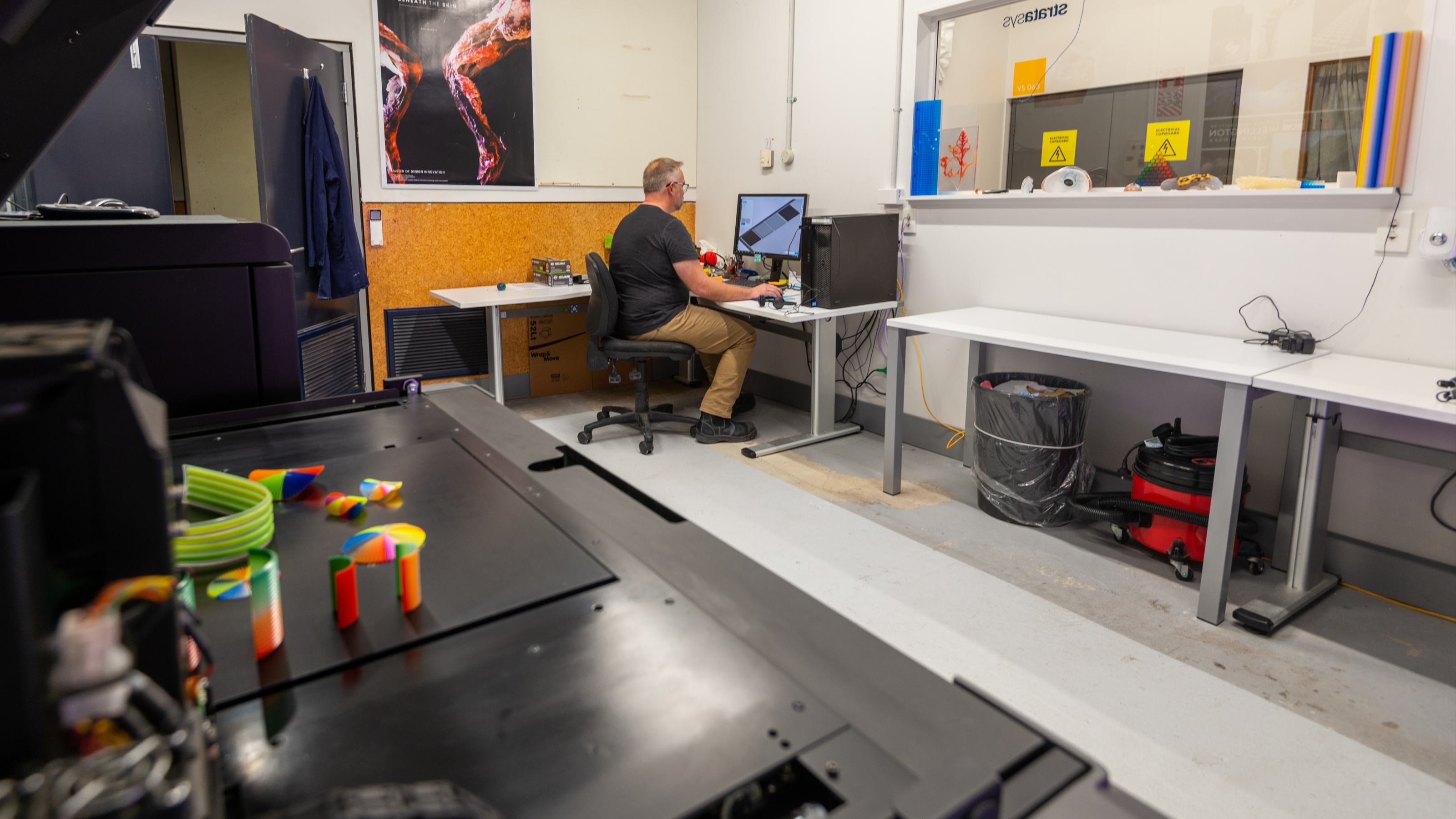 Stratasys J750 Colour Voxel Printer being used