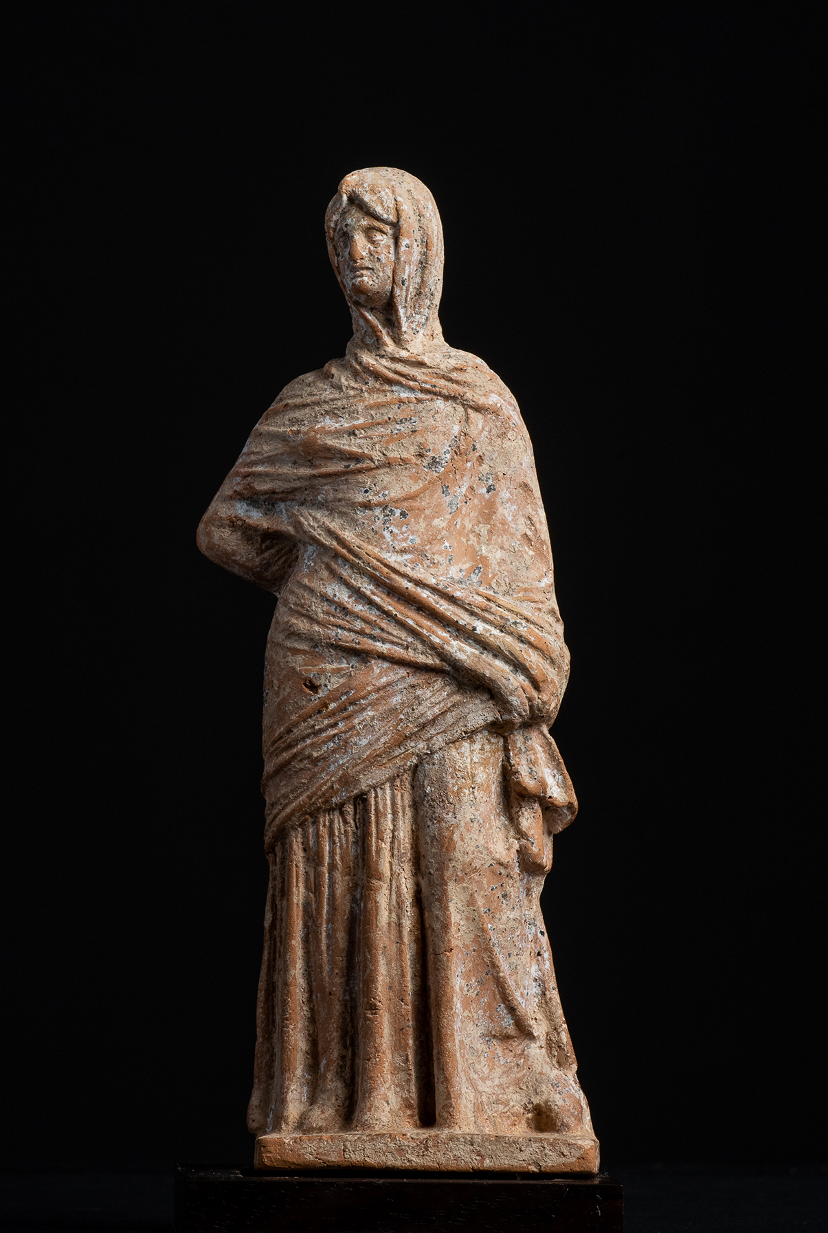 Tanagra figurine.jpg Tanagra figurine