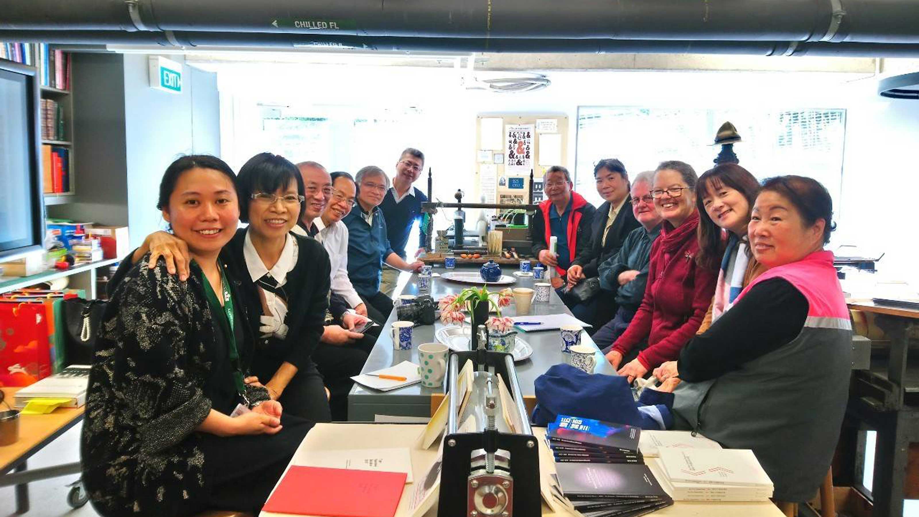 wtap-guests-roundtable.jpg A round table at Wai-te-ata Press with Taiwanese delegates