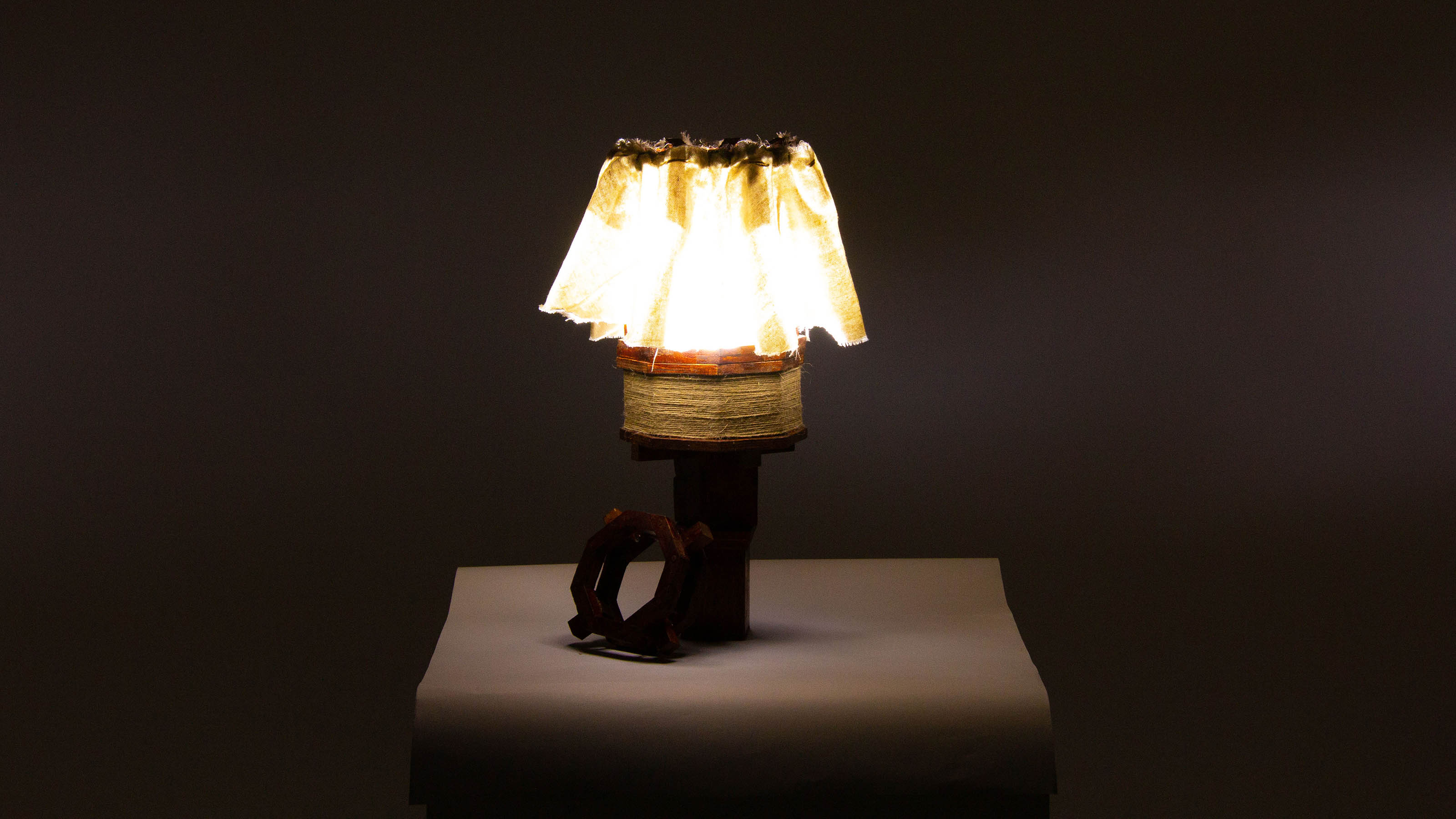OPEN LAMP: designer Alfonso Salud