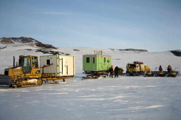 Convoy en route to Mt. Discovery to establish field camp c. Nick Golledge 2012-2013
