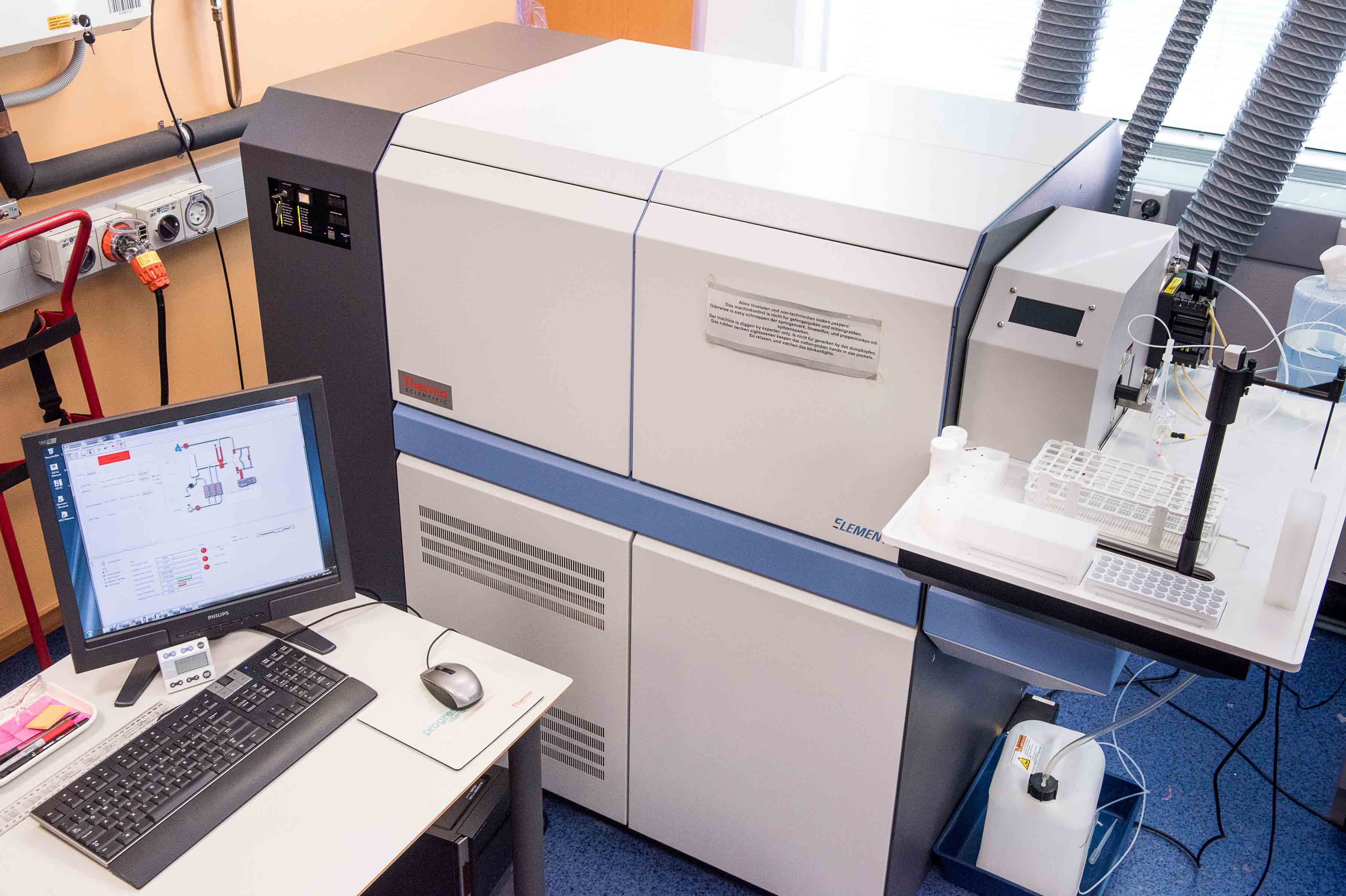 An element machine hooked up to a desktop monitor.