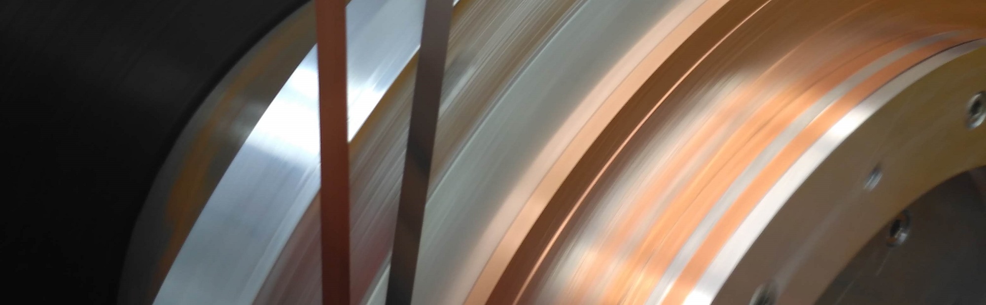 Copper and steel coloured winding